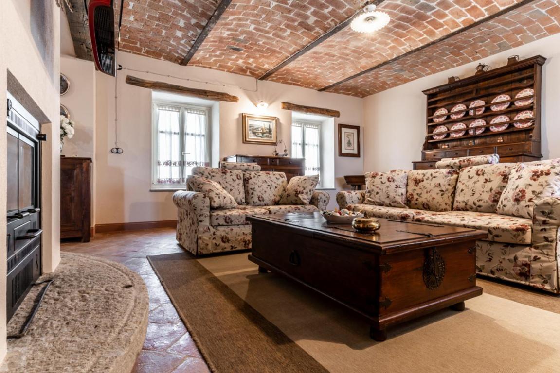 קוסטיליולה ד'אסטי Villa Annunziata מראה חיצוני תמונה